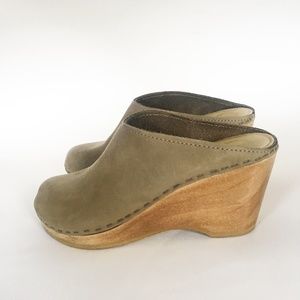 No.6 New School Clogs
